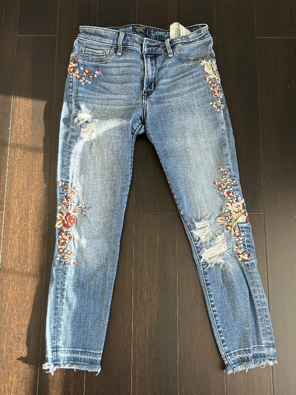 Abercrombie & Fitch Harper Low Rise Ankle Embroidered Jeans